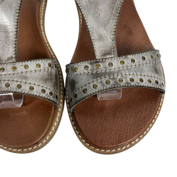 ROAN by Bed Stu Distressed Silver Sandals with leather sole Size 7 1/2 - Picture 4 of 9